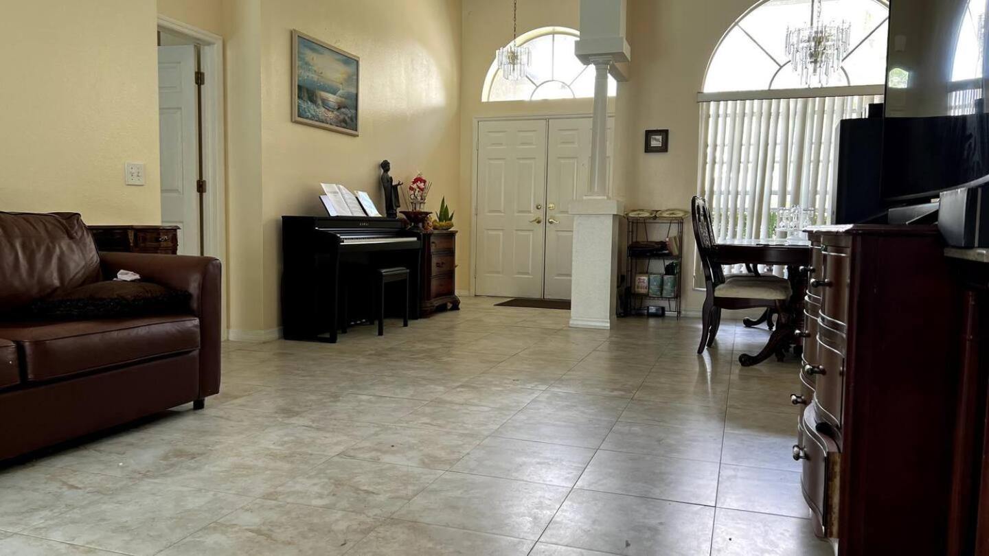 Room In Citrus Park And Carollwood, Close To The Airport & Downtown Tampa Eksteriør bilde